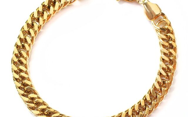 Reasons why you should invest in fine gold jewelry